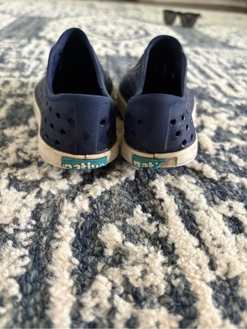Native Kids Water Shoes Jefferson in Navy and White